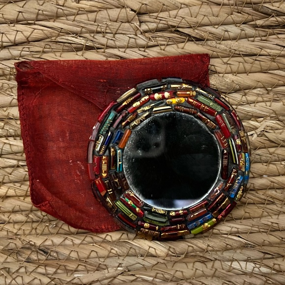 Small 3” multi color beaded compact mirror with sheer velcro protective pouch - Picture 2 of 6